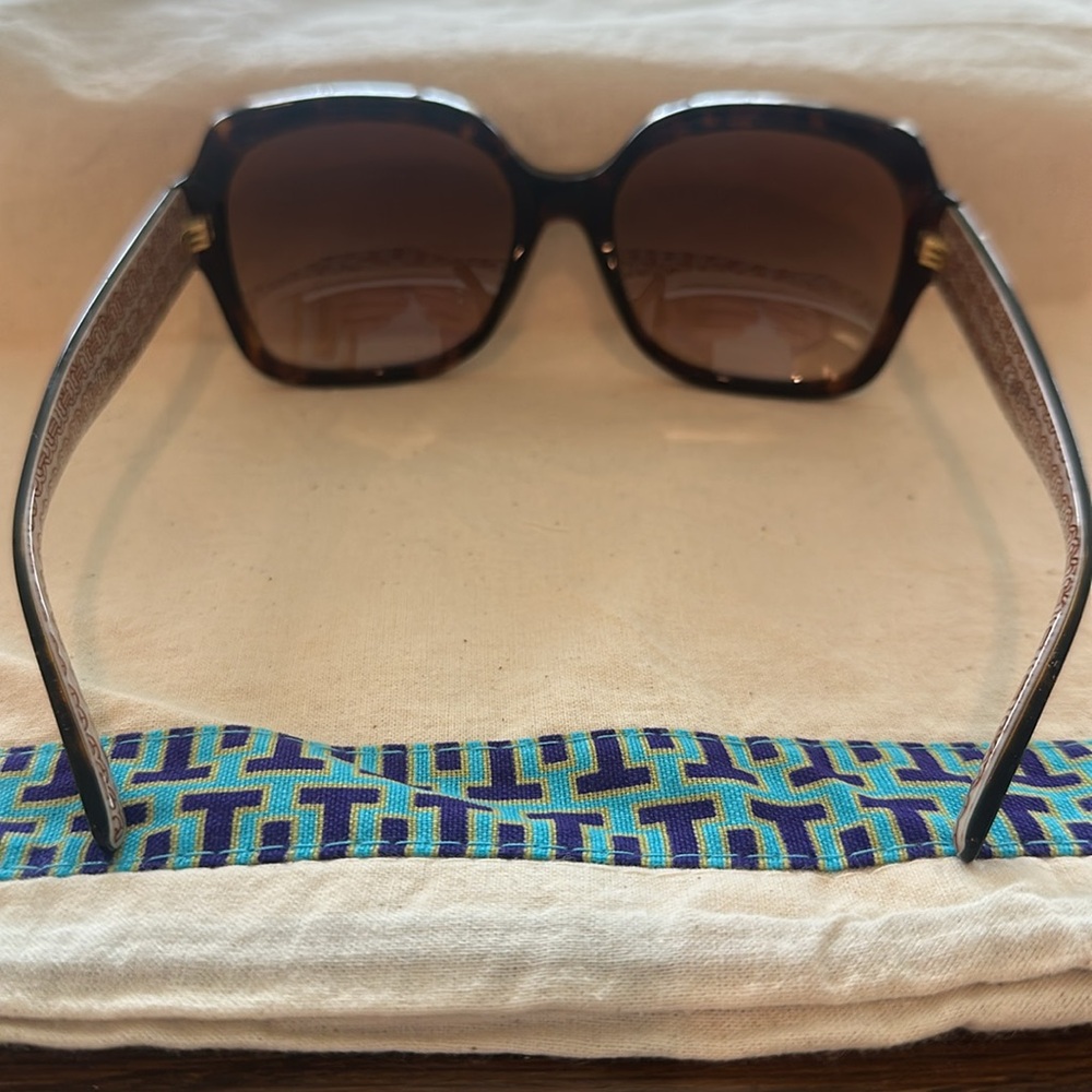Tory Burch Tortoise Shell Square Sunglasses style 7140 - Picture 4 of 5
